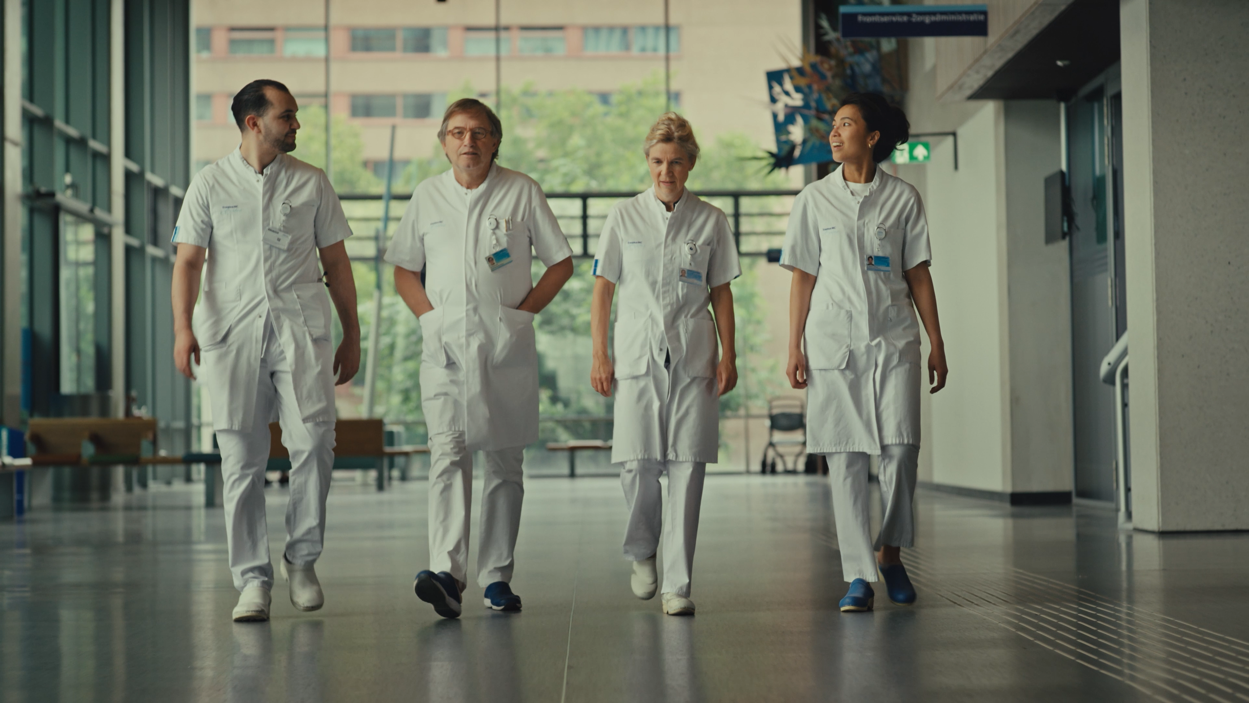 Thorax XR Center surgeons walking
