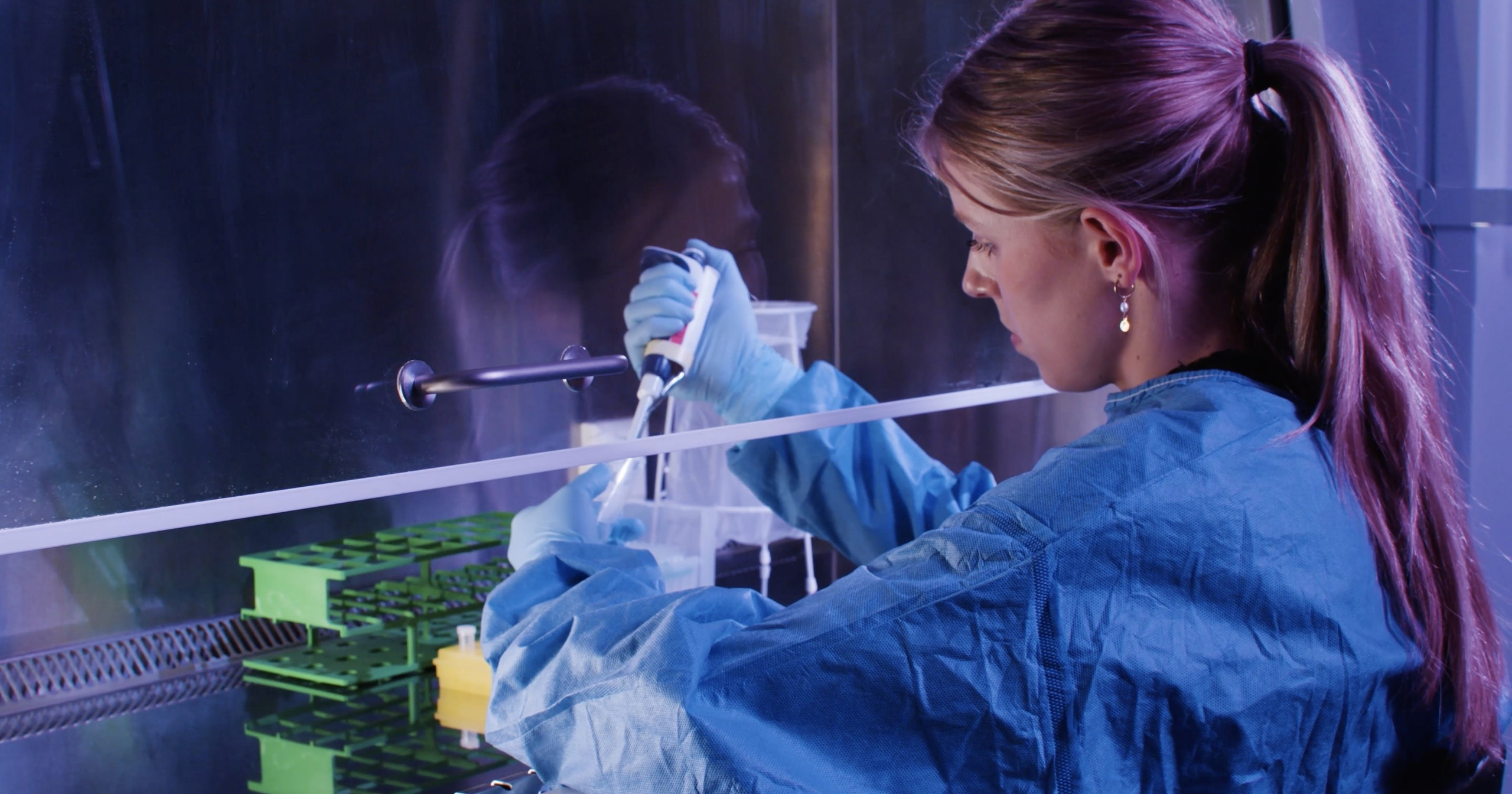 Scientist working in a laboratory.jpg