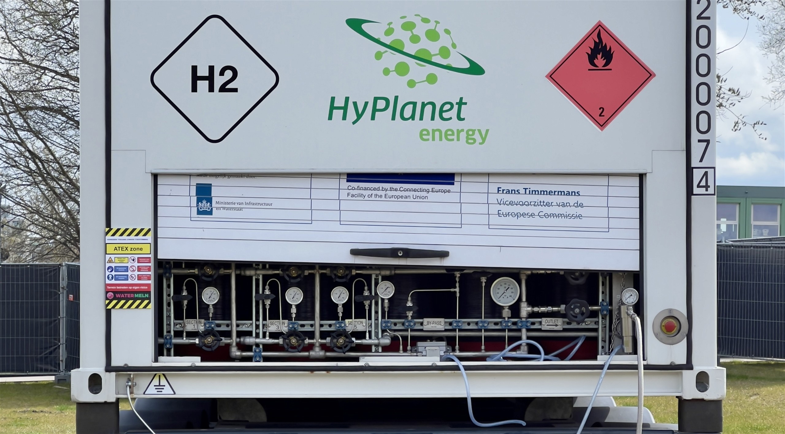 Hydrogen tank